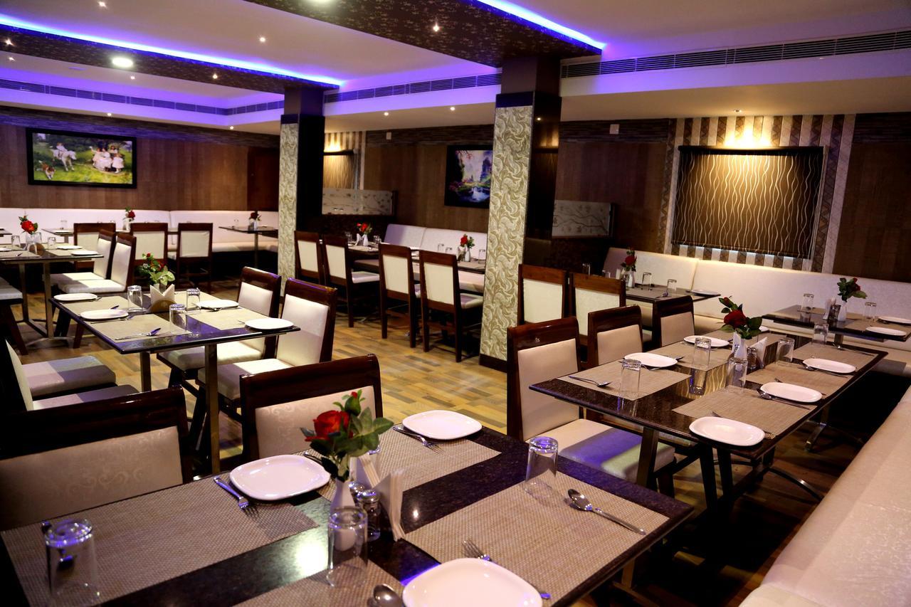Venky'S Delight Hotel Rājahmundry Eksteriør billede